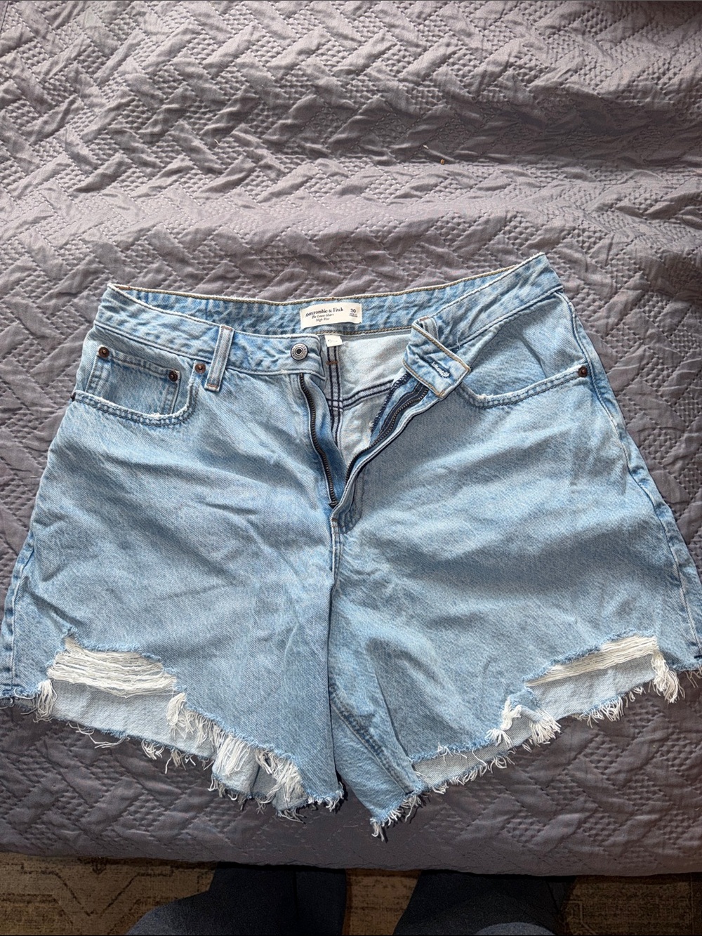 Abercrombie & Fitch “The Loose Short” high rise